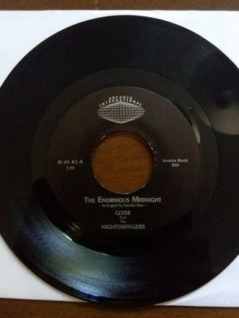 Clyde And The Nightswingers : The Enormous Midnight (7", Single, Ltd)