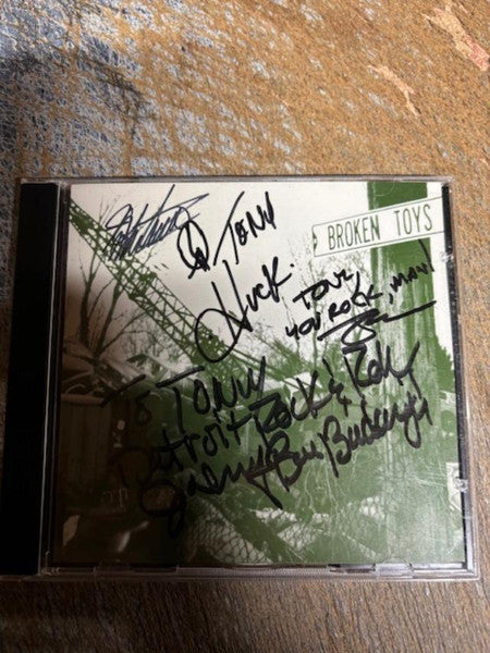 Broken Toys (9) : Broken Toys (CD, Album)
