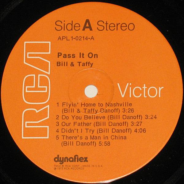 Bill & Taffy Danoff : Pass It On (LP, Album, Hol)