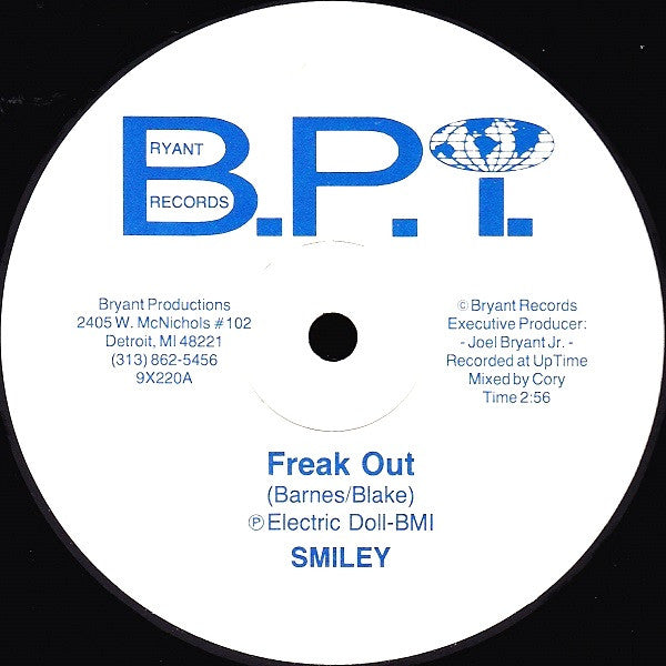 Smiley (10) : Freak Out / I Don't Have 2 Sack 2 Collect (12")