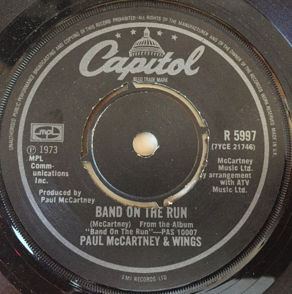 Wings (2) : Band On The Run (7", Single, RE, Kno)