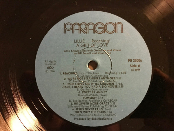 Lillie Knauls : Lillie... Reaching! A Gift Of Love (LP, Album)