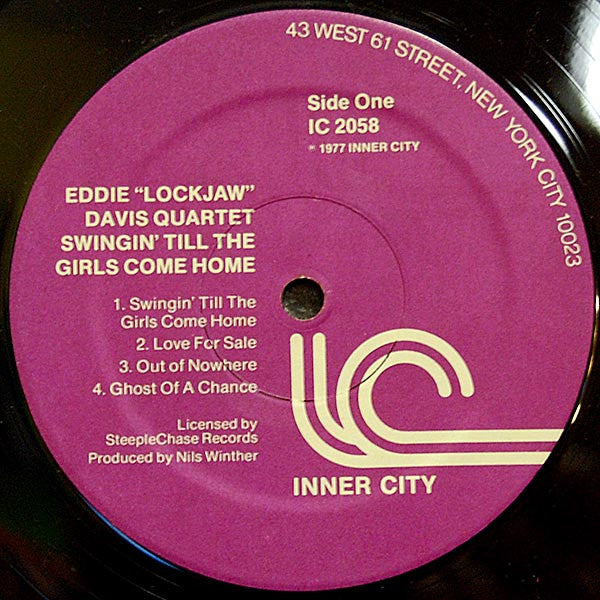 Eddie Lockjaw Davis Quartet : Swingin' Till The Girls Come Home (LP)