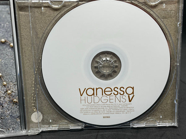 Vanessa Hudgens : V (CD, Album, Enh)